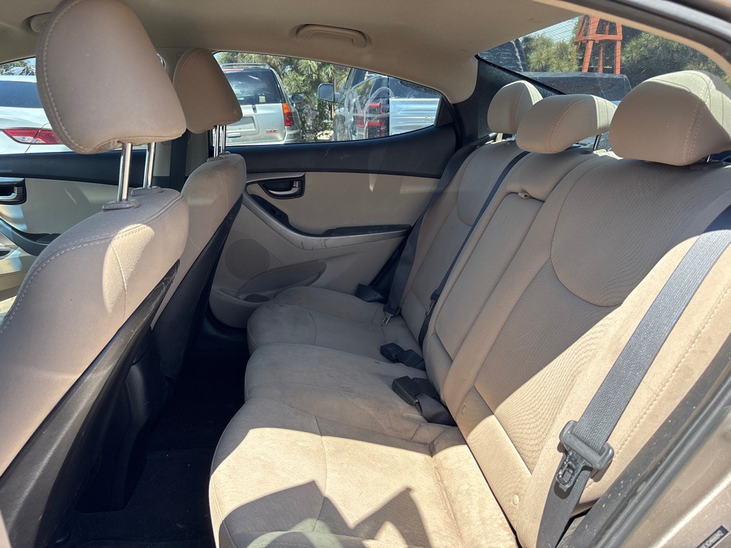 2016 Hyundai Elantra Image 10