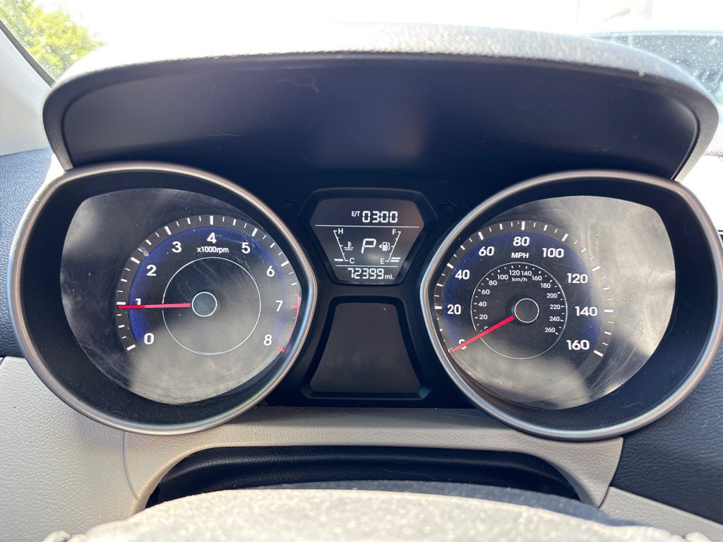 2016 Hyundai Elantra Image 16