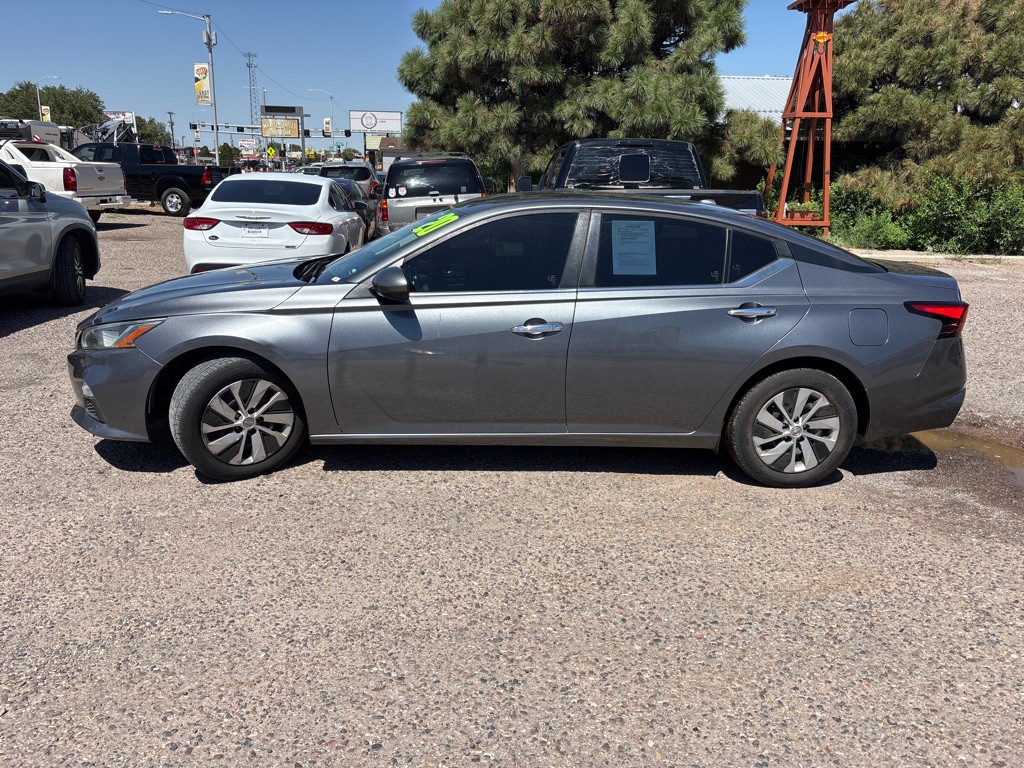 2020 Nissan Altima Image 4