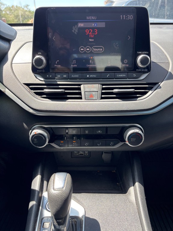 2020 Nissan Altima Image 15
