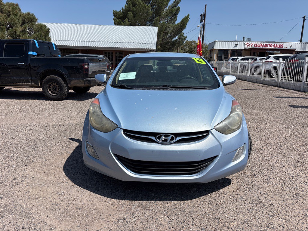 2013 Hyundai Elantra Image 2