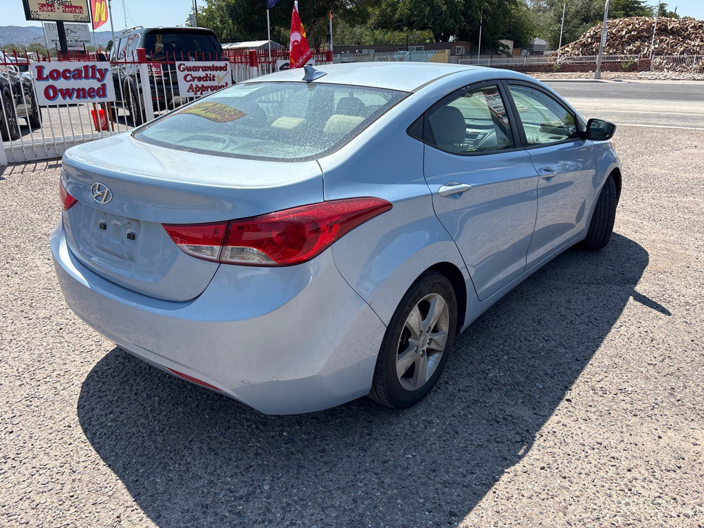 2013 Hyundai Elantra Image 7