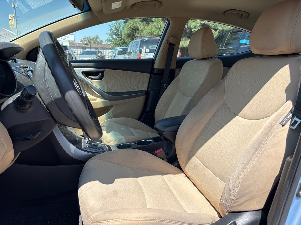 2013 Hyundai Elantra Image 9