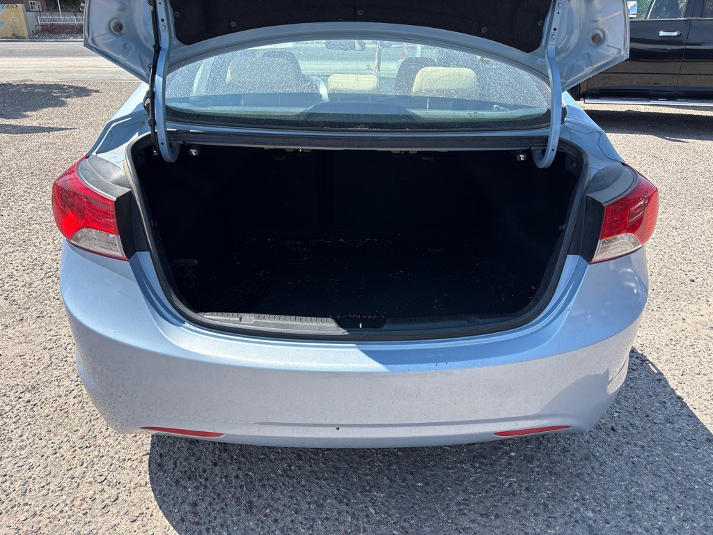 2013 Hyundai Elantra Image 11