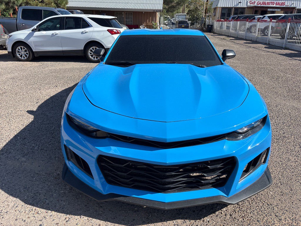 2023 Chevrolet Camaro Image 2
