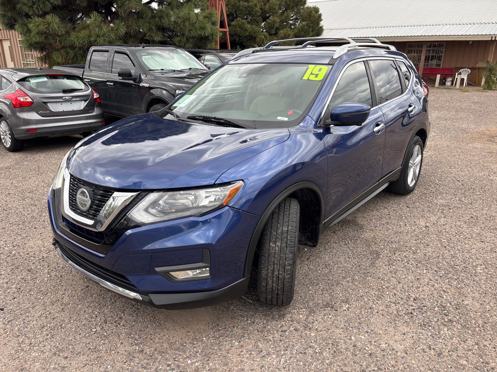 2019 Nissan Rogue Image 3