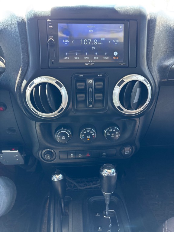 2014 Jeep Wrangler Unlimited Image 15