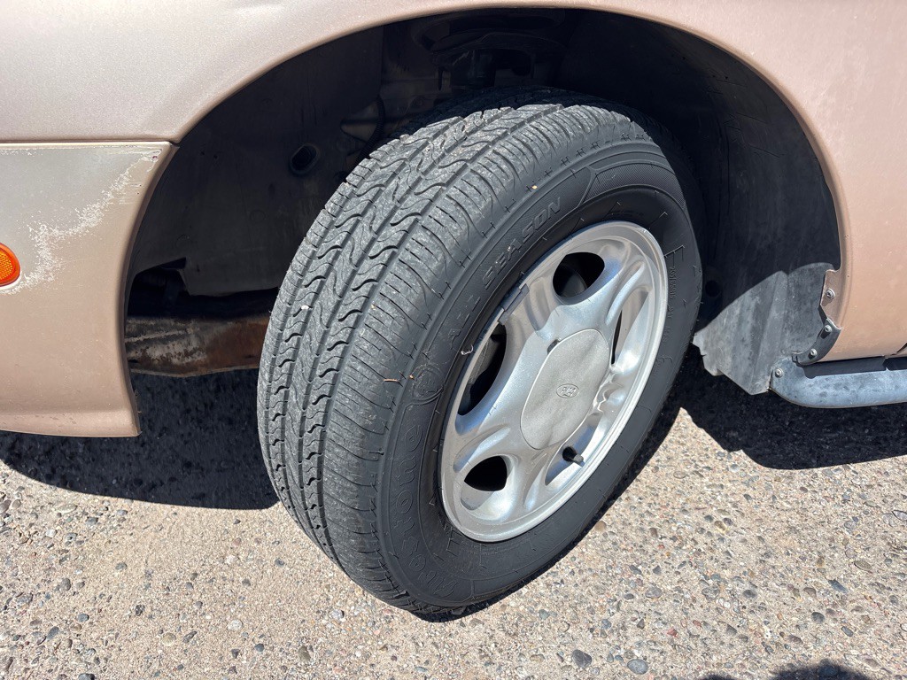 1997 Ford Taurus Image 15