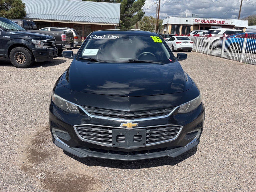 2016 Chevrolet Malibu Image 2