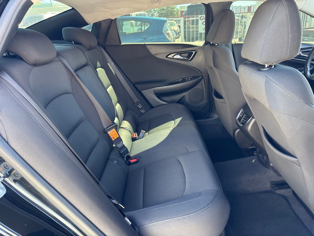 2016 Chevrolet Malibu Image 12