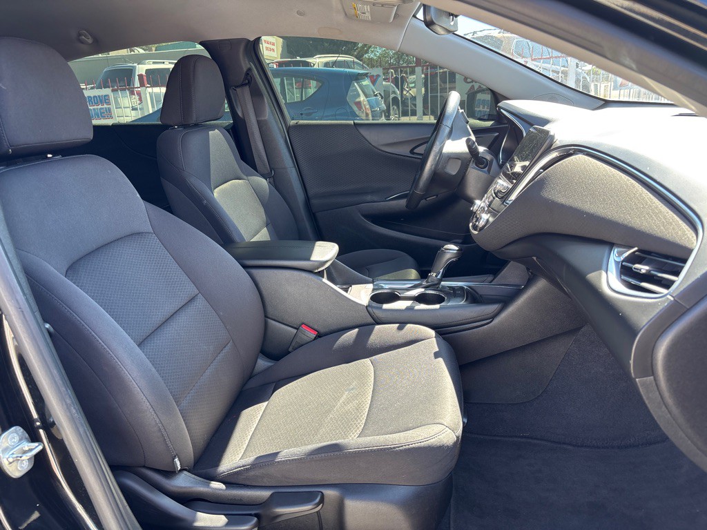 2016 Chevrolet Malibu Image 13