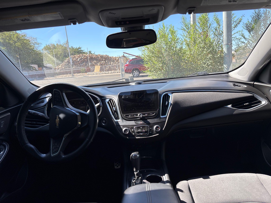 2016 Chevrolet Malibu Image 14