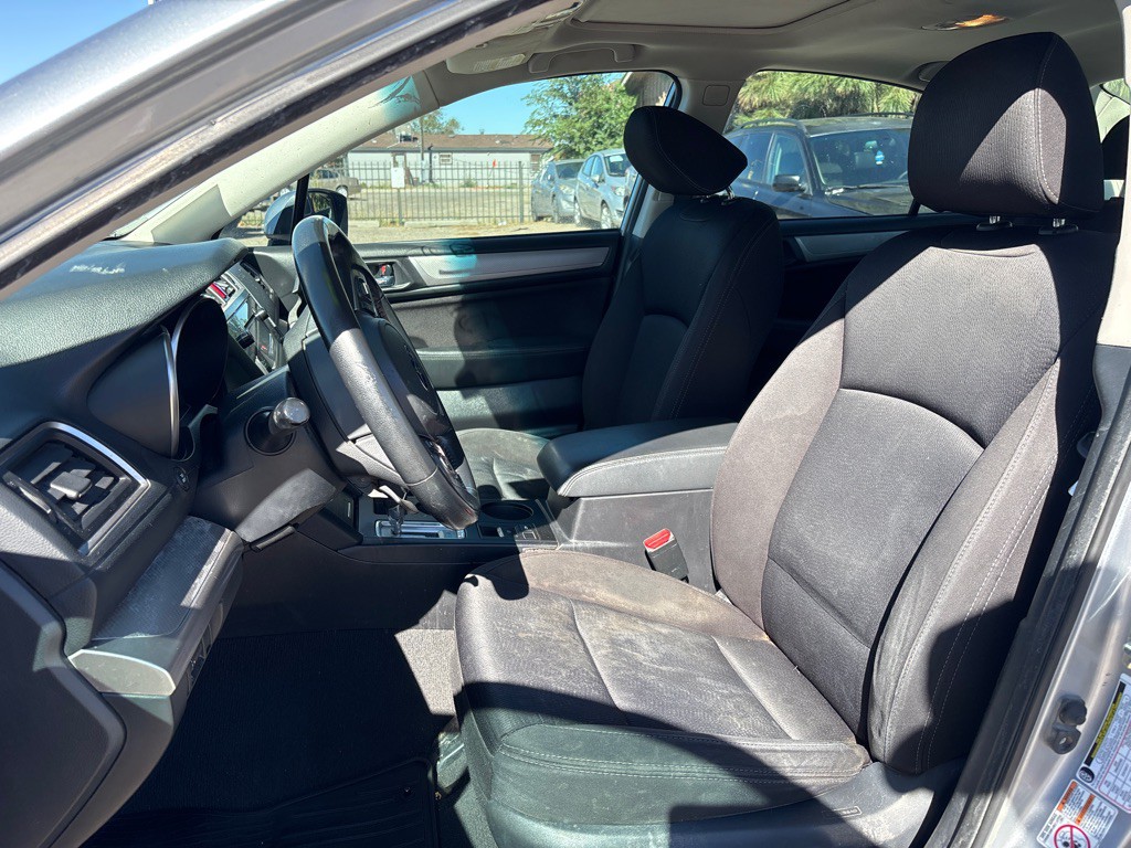 2015 Subaru Legacy Image 9