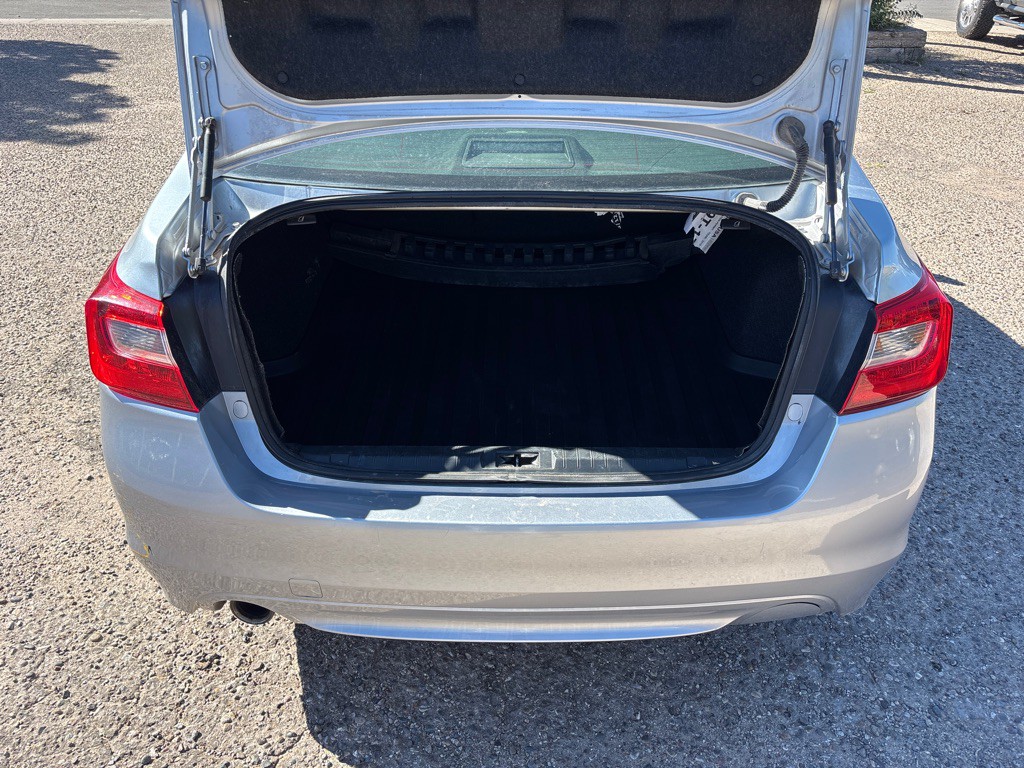 2015 Subaru Legacy Image 11