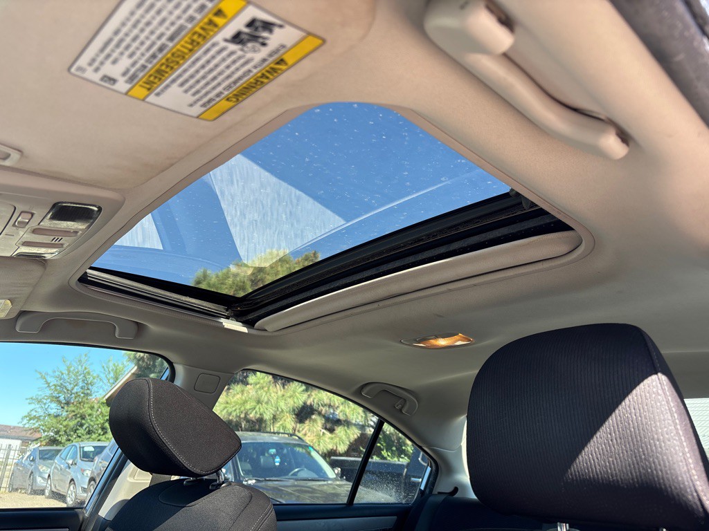 2015 Subaru Legacy Image 18