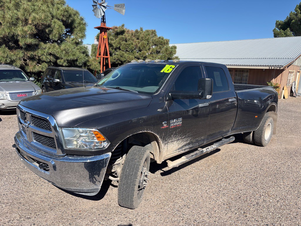 2016 RAM 3500 Image 3