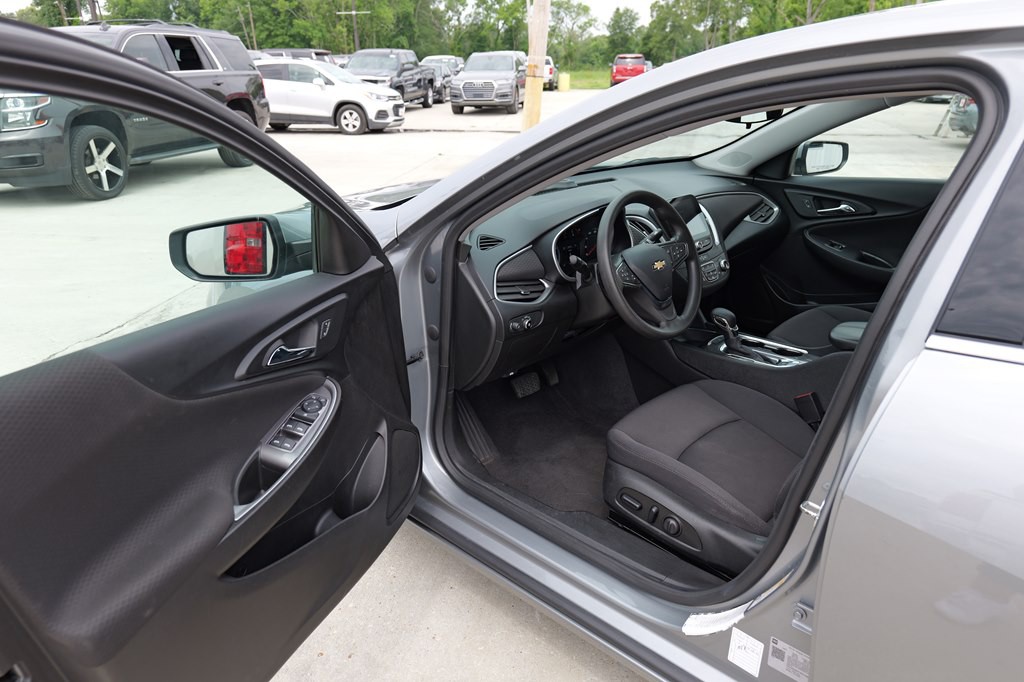 2023 Chevrolet Malibu Image 18