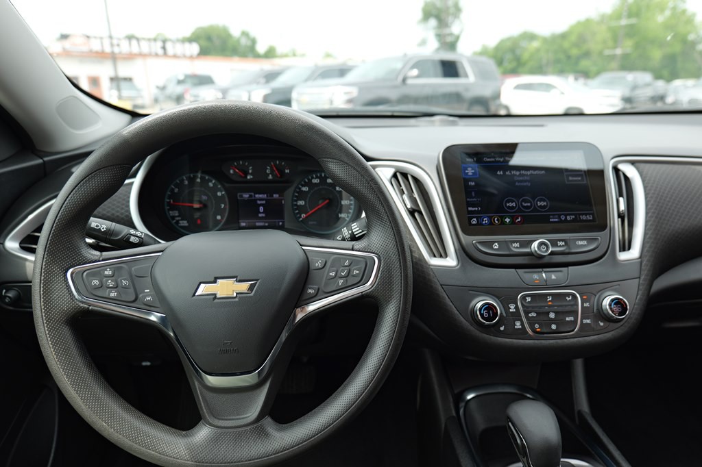 2023 Chevrolet Malibu Image 24