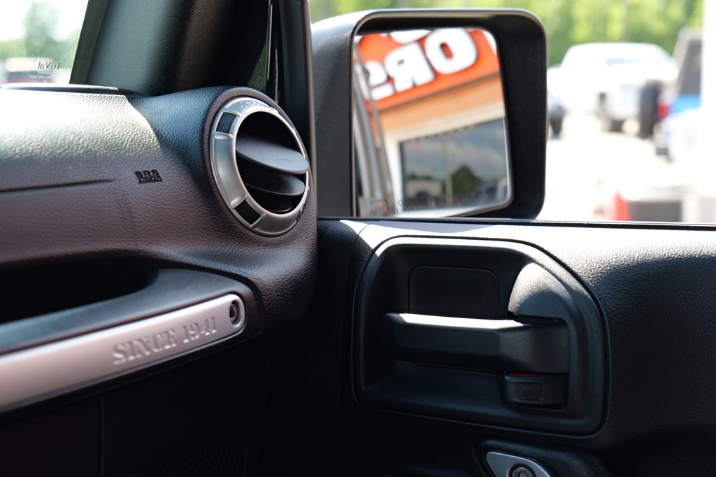 2017 Jeep Wrangler Unlimited Image 33