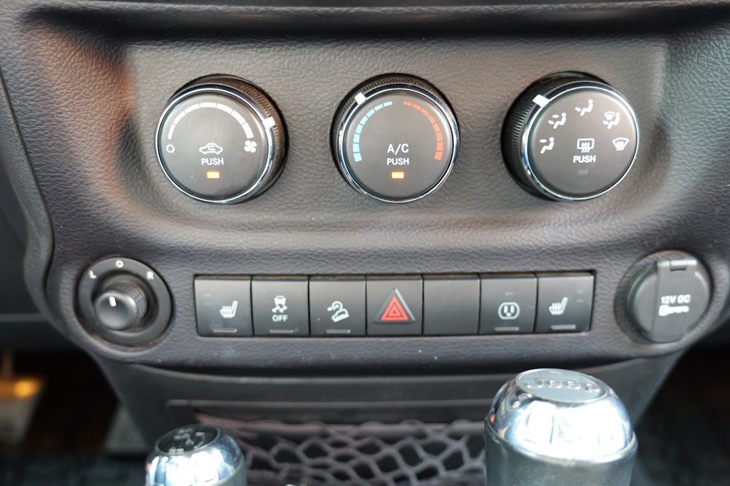 2016 Jeep Wrangler Unlimited Image 35