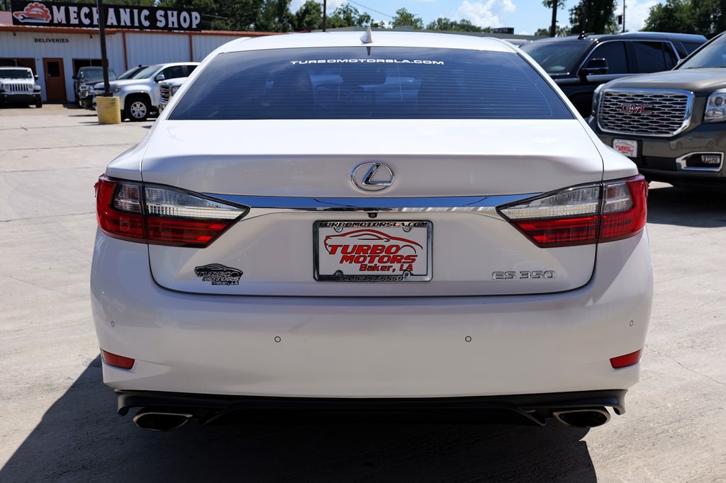 2017 Lexus ES Image 13
