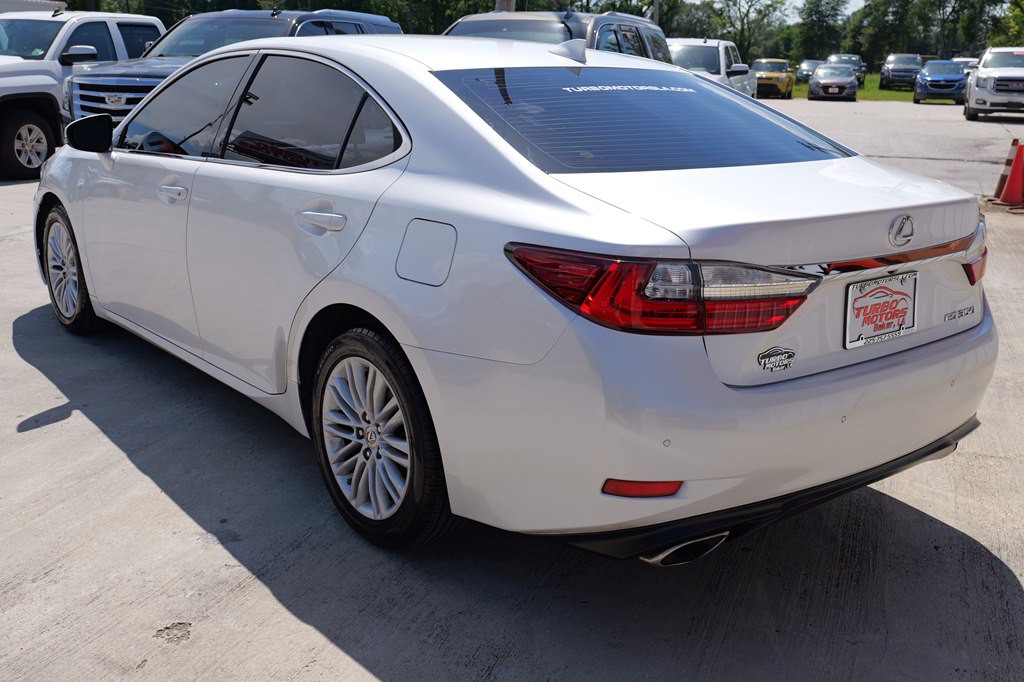 2017 Lexus ES Image 20