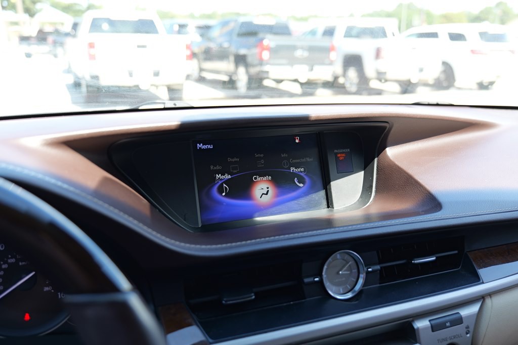 2017 Lexus ES Image 37