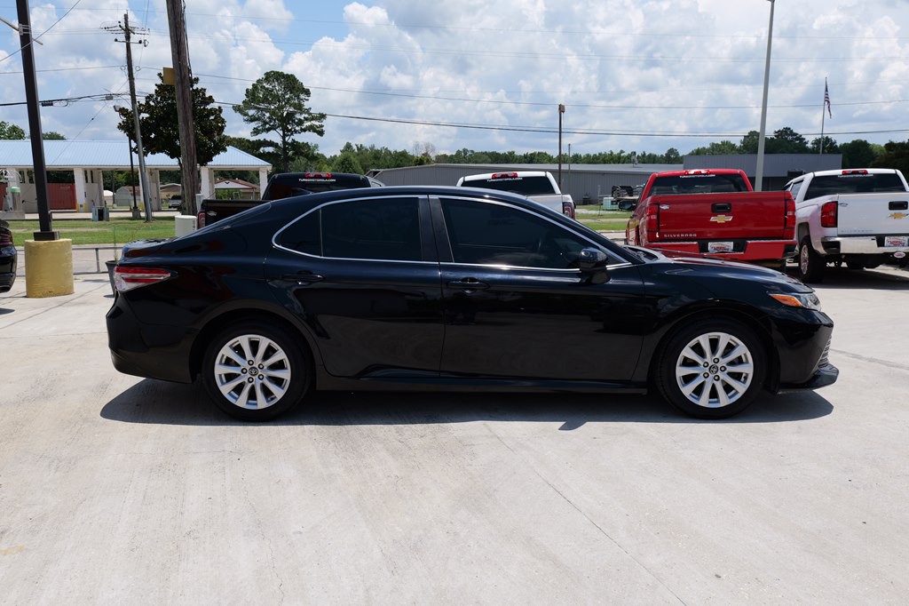 2020 Toyota Camry Image 7