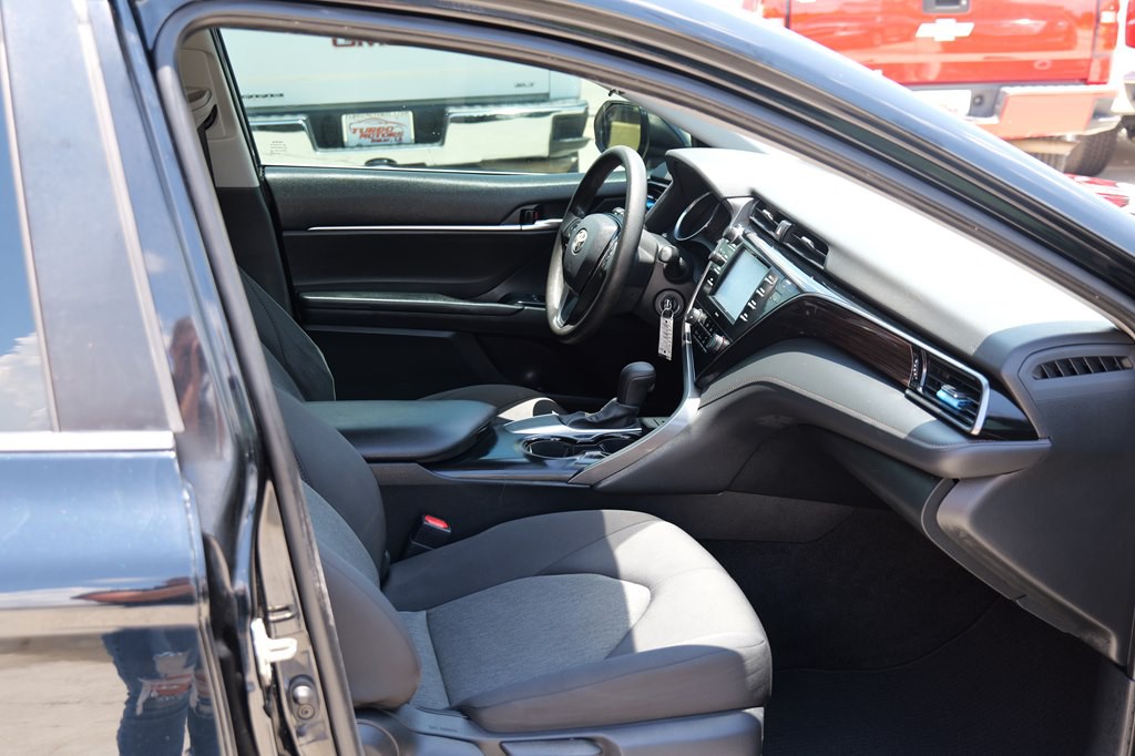 2020 Toyota Camry Image 9
