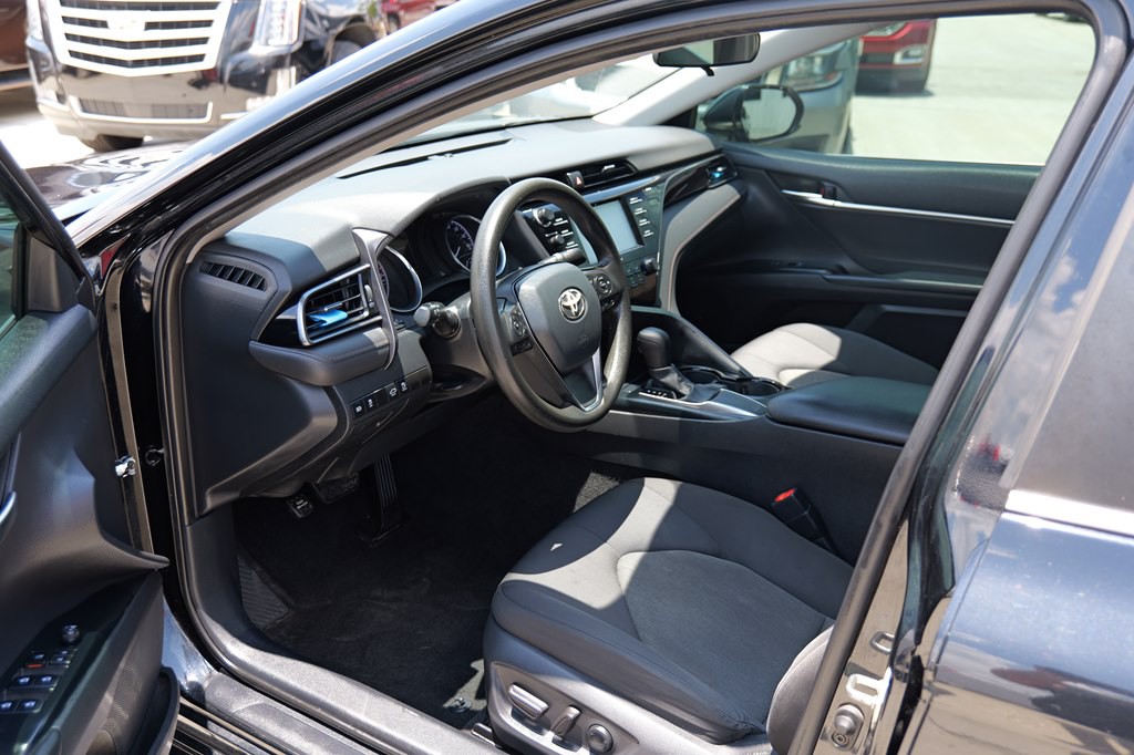 2020 Toyota Camry Image 18