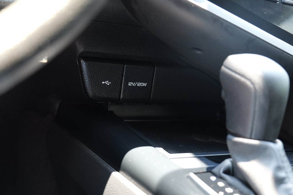 2020 Toyota Camry Image 27