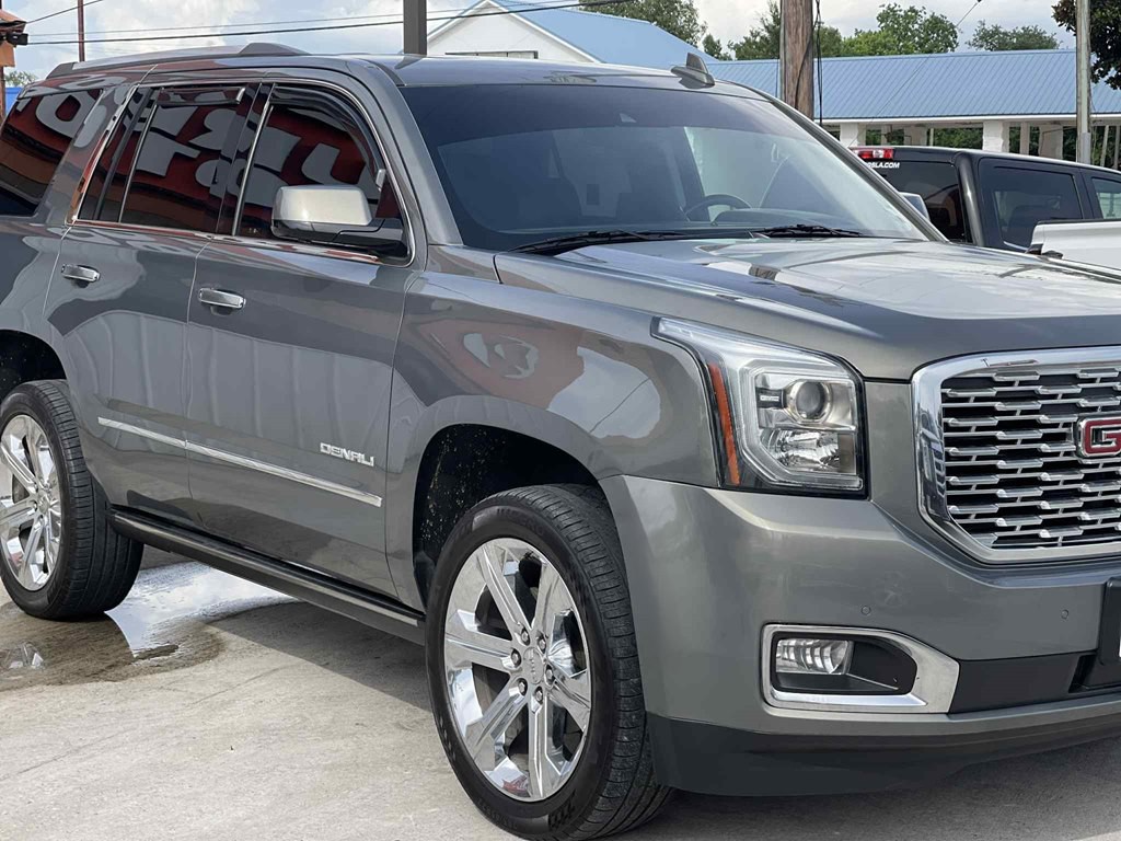 2018 GMC Yukon Image 2