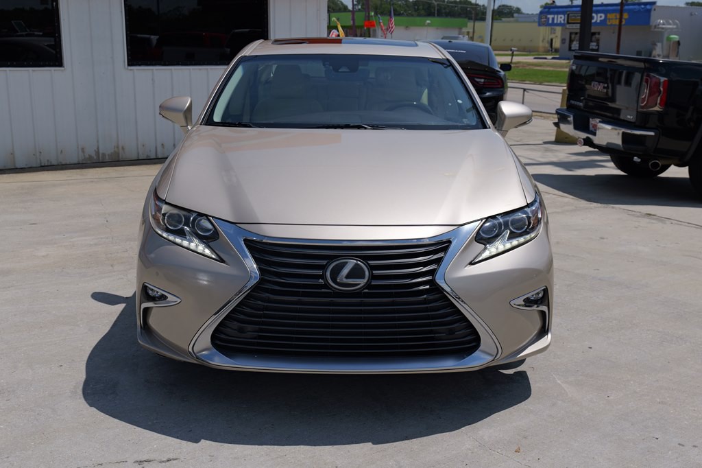 2016 Lexus ES Image 4