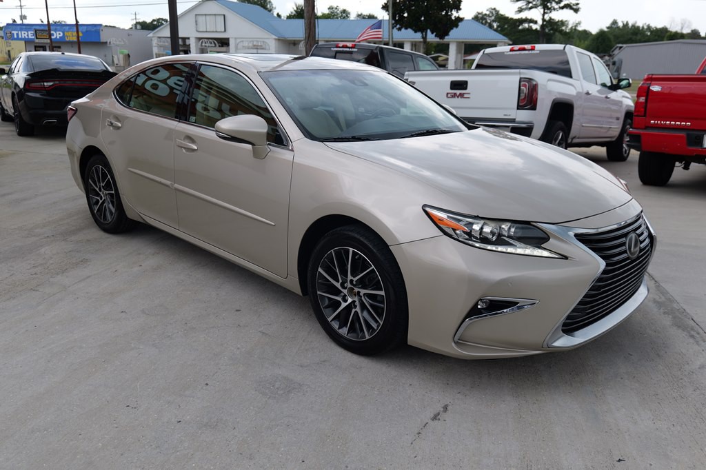 2016 Lexus ES Image 6