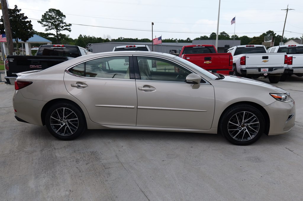 2016 Lexus ES Image 7