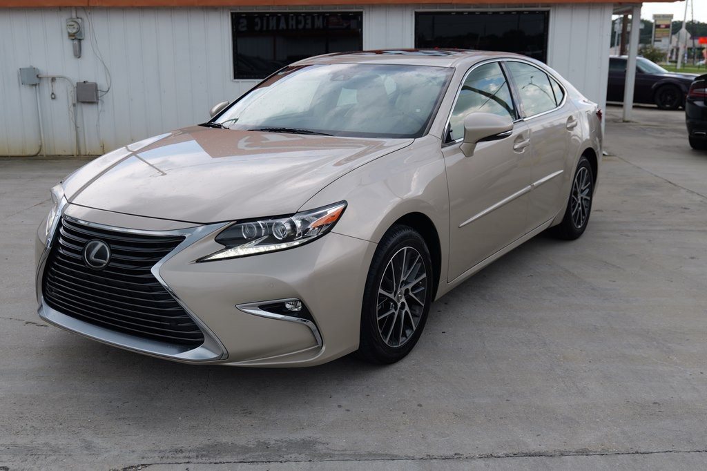 2016 Lexus ES Image 13