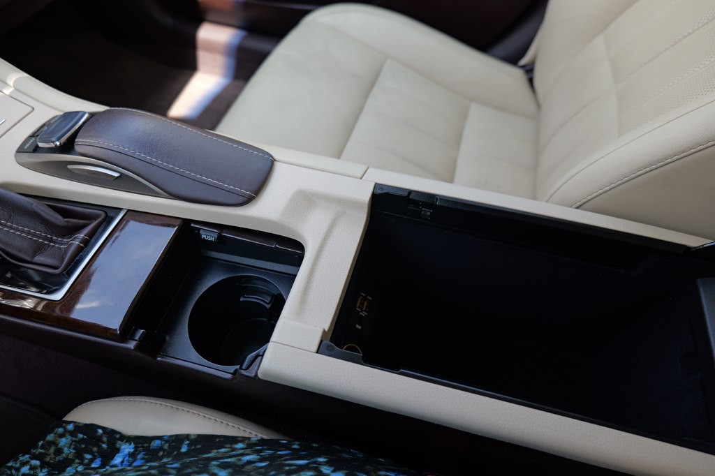 2016 Lexus ES Image 31