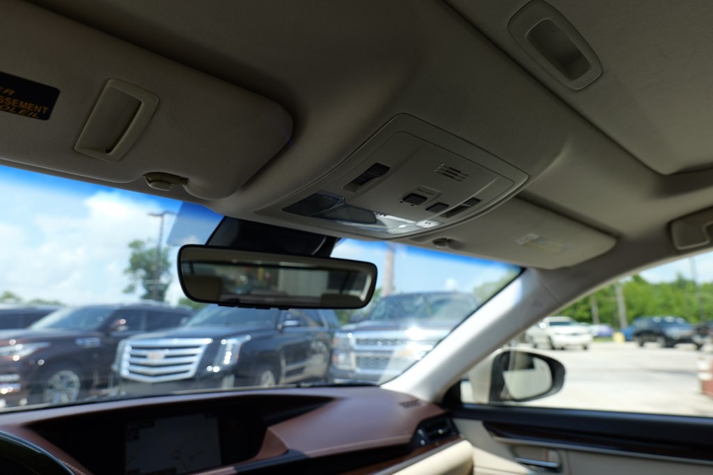 2016 Lexus ES Image 32