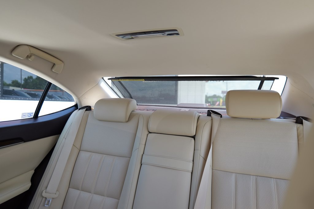 2016 Lexus ES Image 34