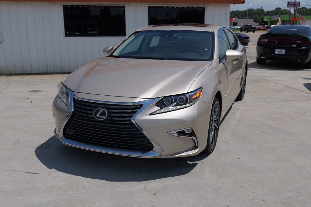 2016 Lexus ES Image 4