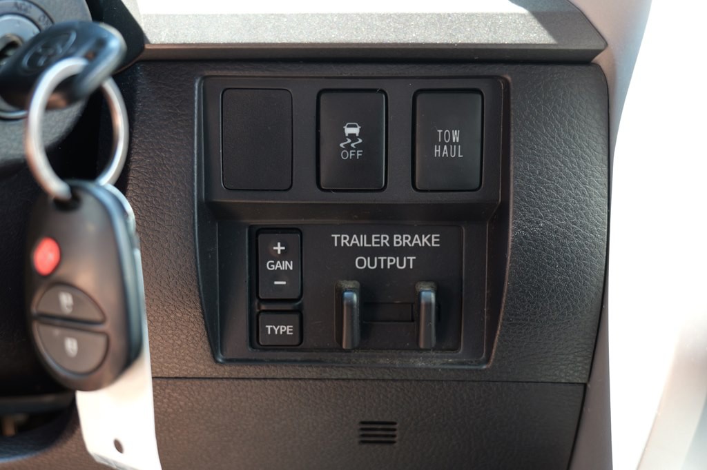 2016 Toyota Tundra Image 36