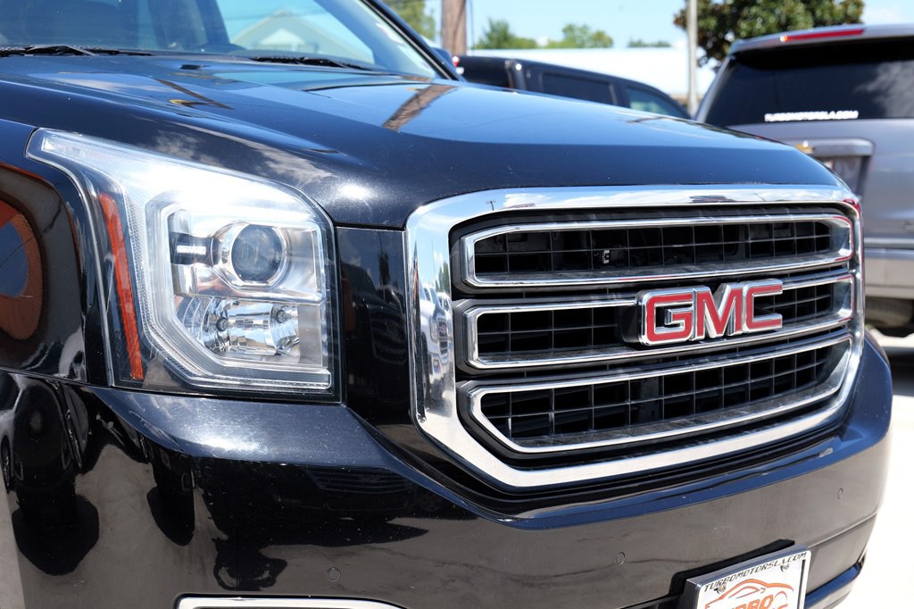 2018 GMC Yukon Image 2