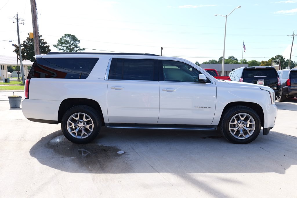 2016 GMC Yukon Image 9