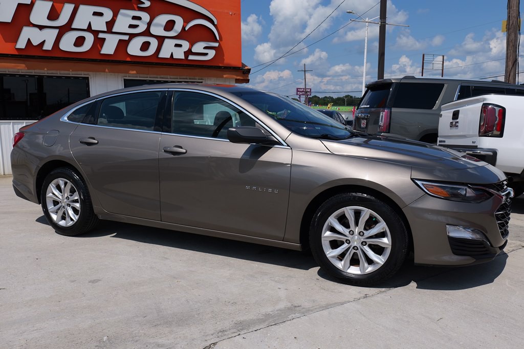 2020 Chevrolet Malibu Image 2