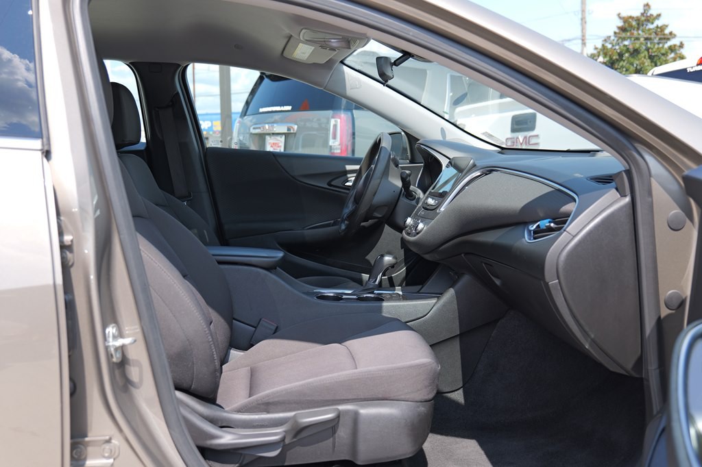 2020 Chevrolet Malibu Image 6