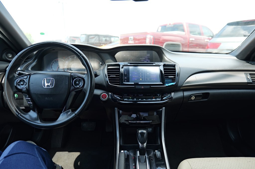 2016 Honda Accord Image 24