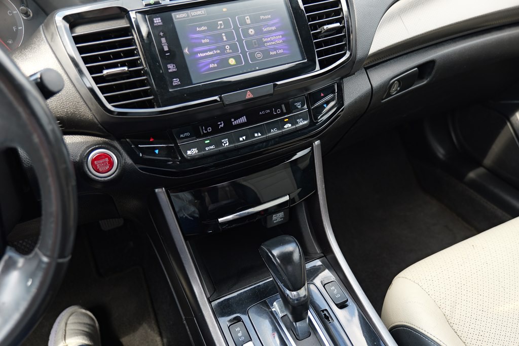 2016 Honda Accord Image 29