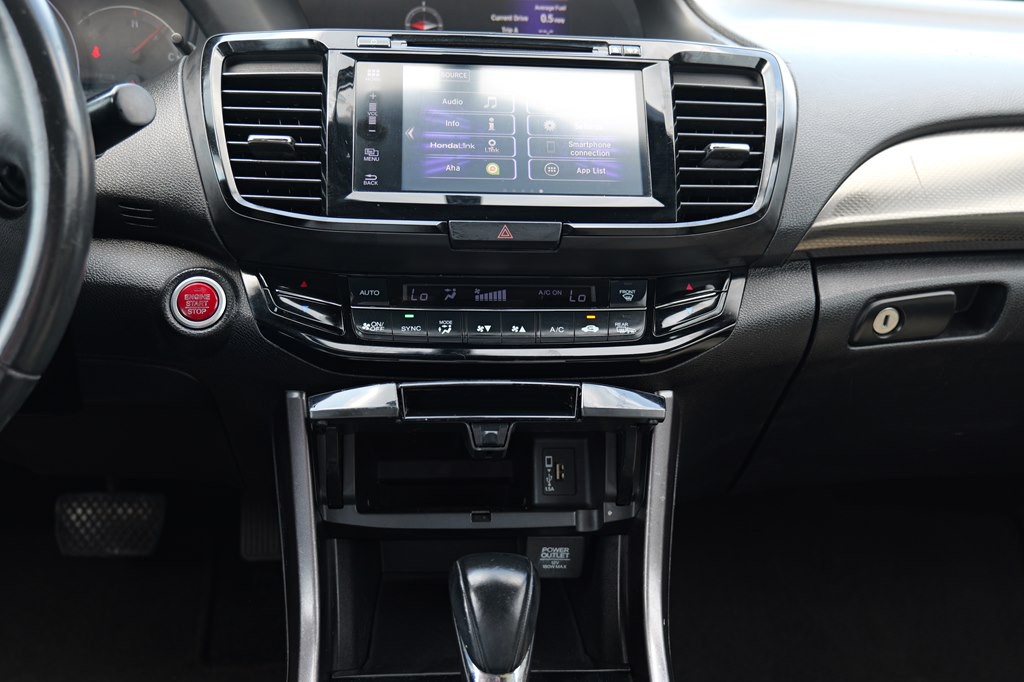 2016 Honda Accord Image 30