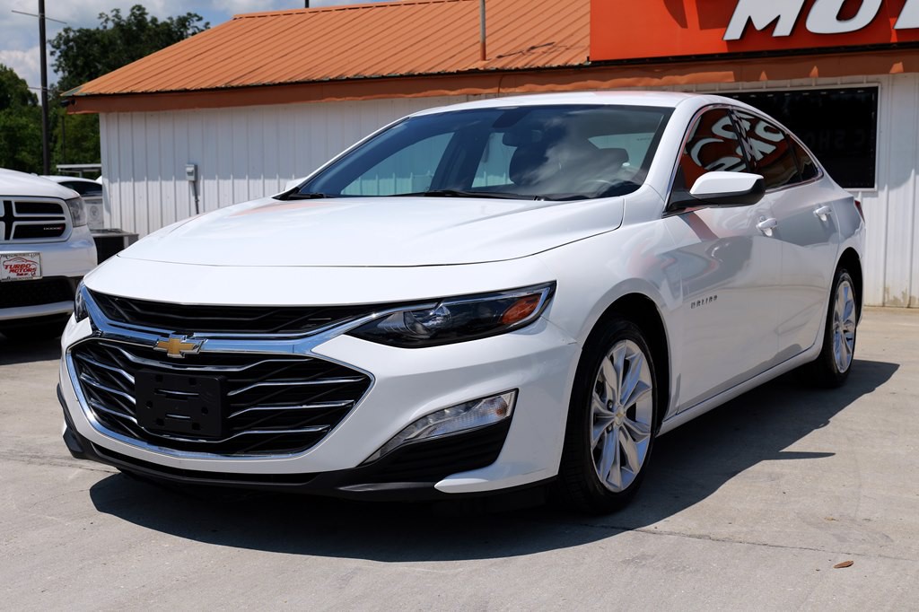2022 Chevrolet Malibu Image 2
