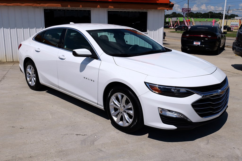 2023 Chevrolet Malibu Image 3